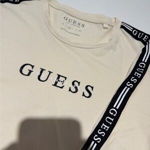 GUESS Cream Logo T-shirt with Black Branded Shoulder Tape